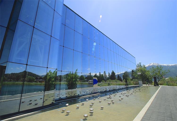 Good visual effect is an important factor of facade