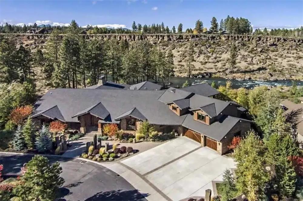 Typical American houses-from LUXE Dreamer